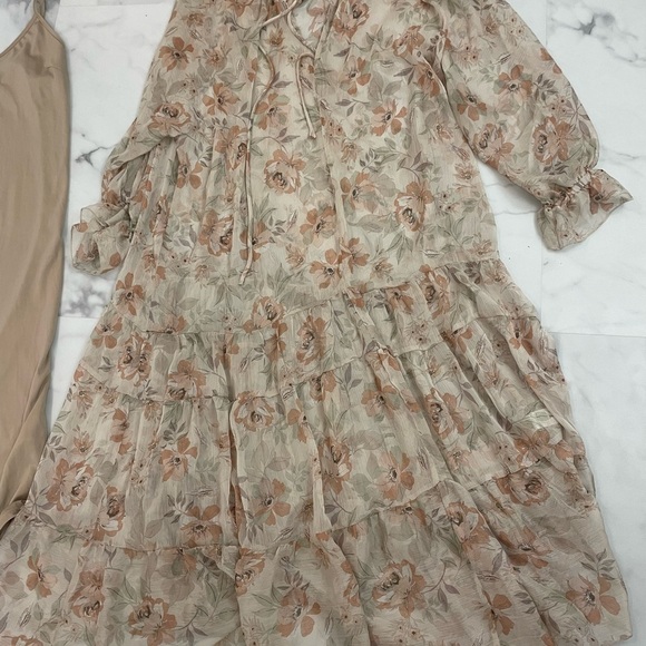 VICI Frolic Floral Tiered Boho Midi Dress Size M - Picture 11 of 14